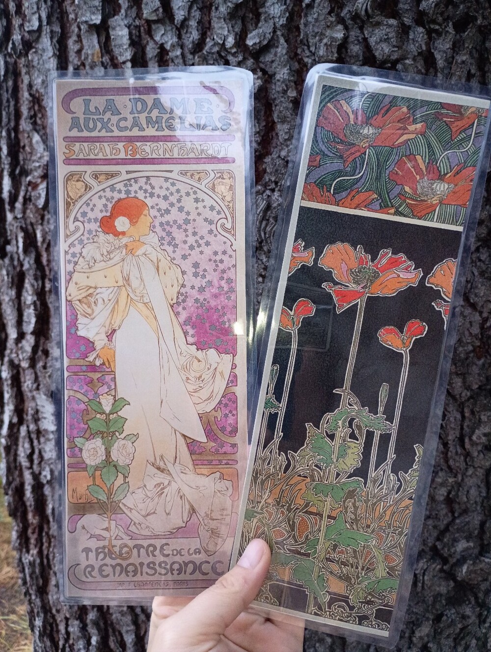 Free Oversized Art Nouveau Floral Laminated Homemade  Bookmark Set